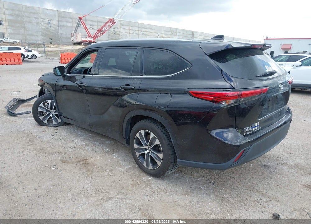 2022 TOYOTA HIGHLANDER VIN: 5TDHZRAH7NS105155