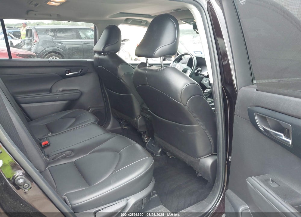 2022 TOYOTA HIGHLANDER VIN: 5TDHZRAH7NS105155