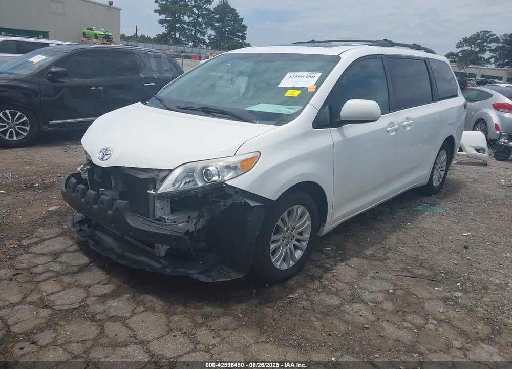 2011 TOYOTA SIENNA VIN: 5TDYK3DC9BS105526