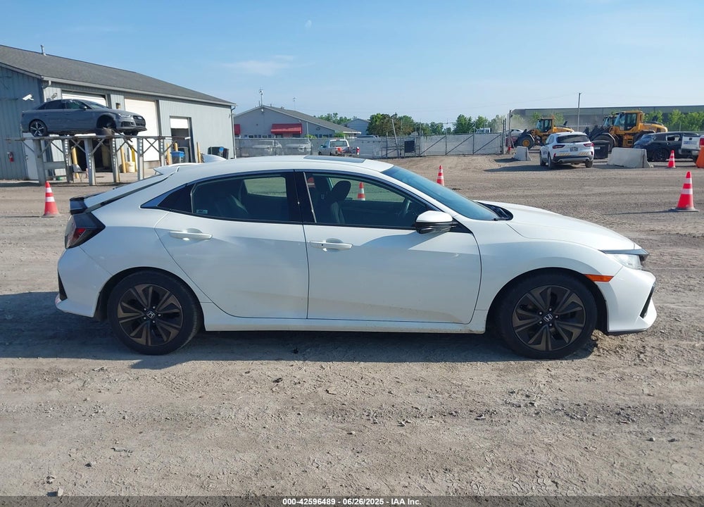 2018 HONDA CIVIC EX VIN: SHHFK7H58JU227449