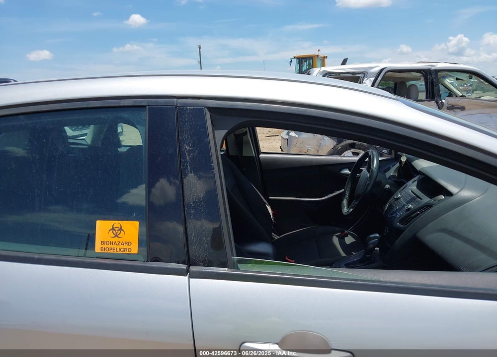 2015 FORD FOCUS VIN: 1FADP3K27FL384627