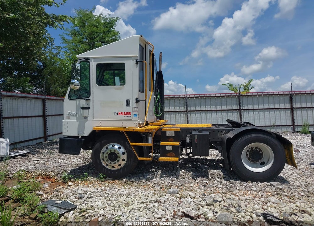 2013 KALMAR TRACTOR VIN: 333250