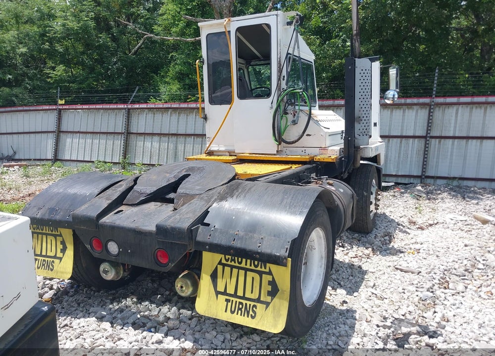 2013 KALMAR TRACTOR VIN: 333250
