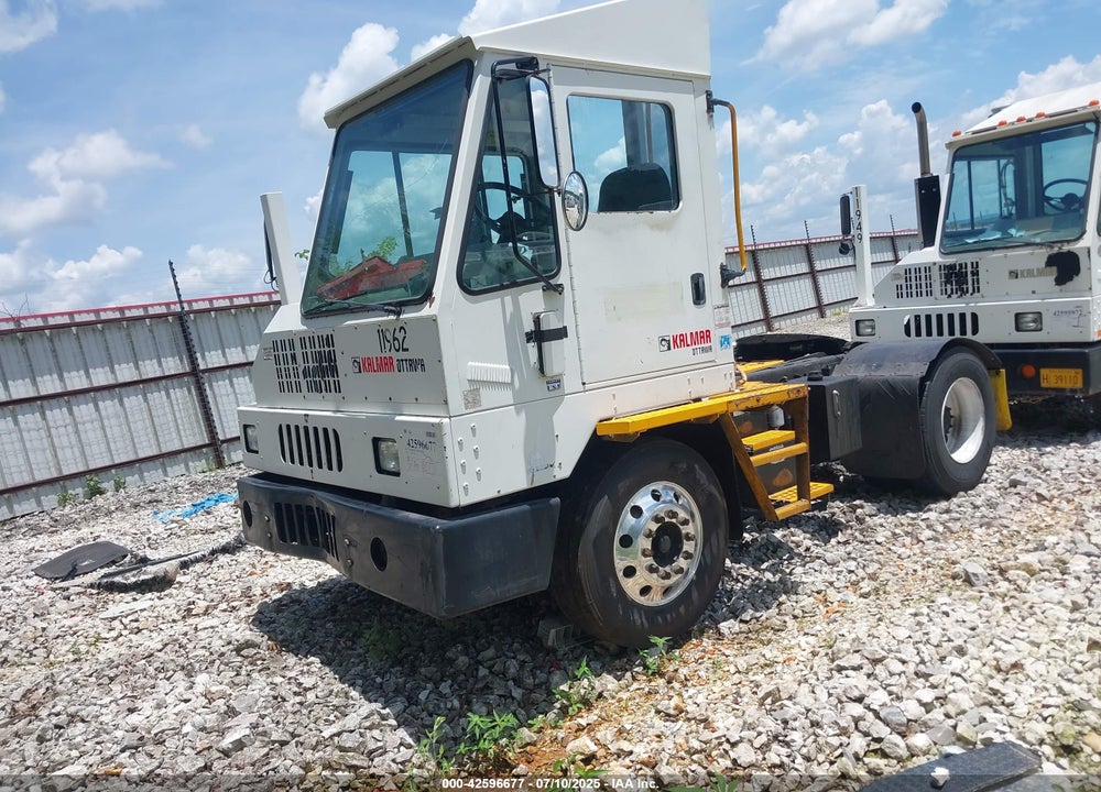 2013 KALMAR TRACTOR VIN: 333250