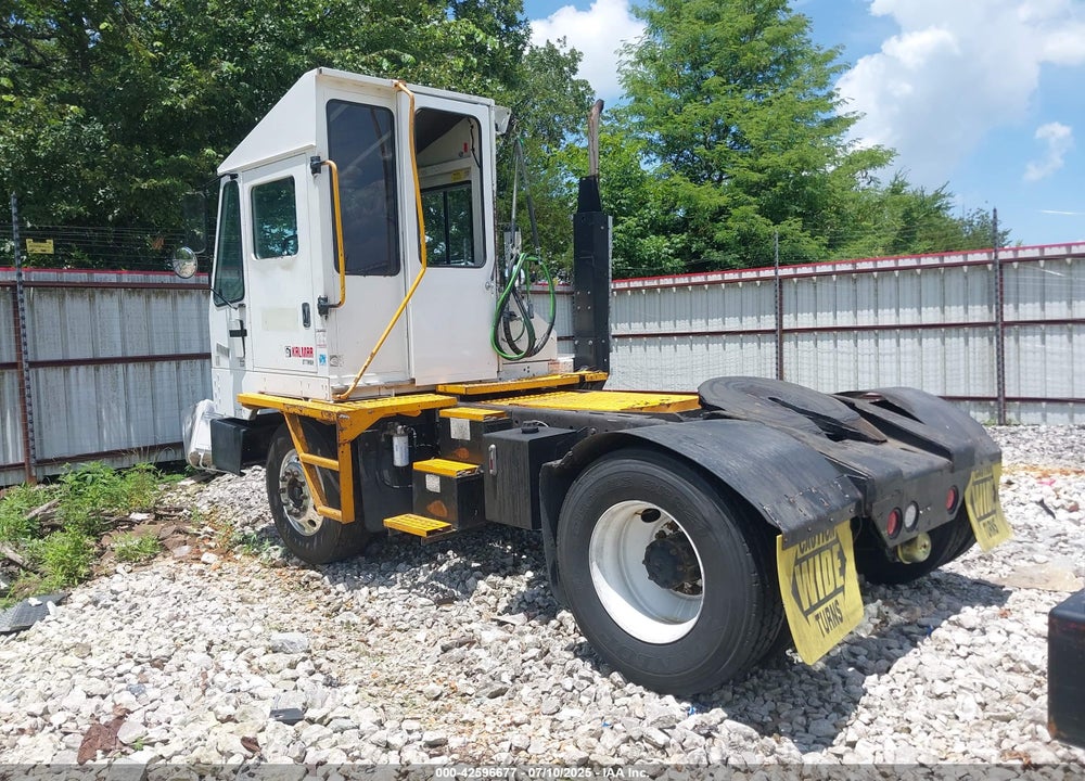 2013 KALMAR TRACTOR VIN: 333250