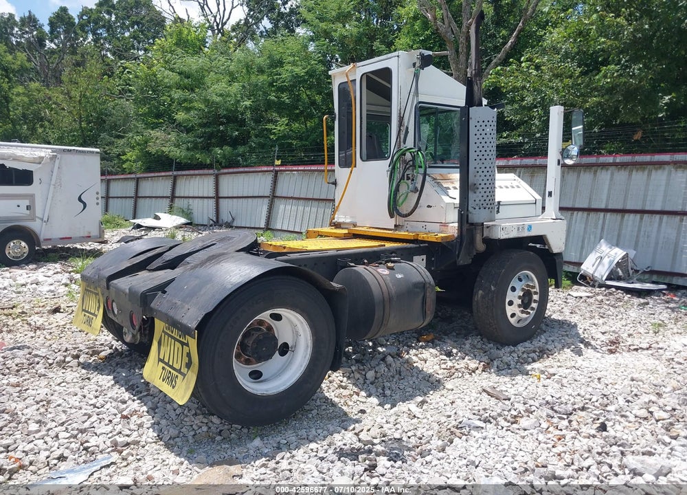 2013 KALMAR TRACTOR VIN: 333250