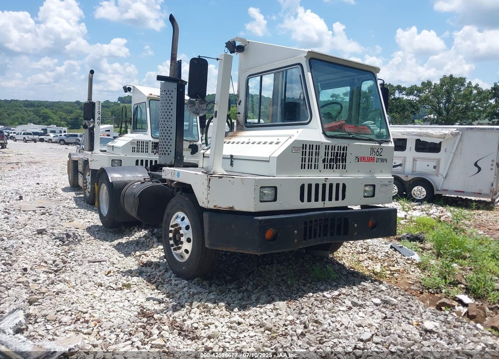 2013 KALMAR TRACTOR VIN: 333250
