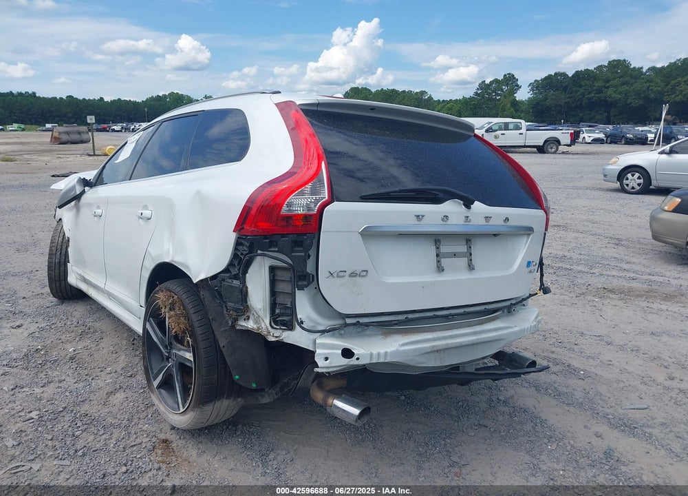 2015 VOLVO XC60 T6 R-DESIGN PLATINUM VIN: YV4902RSXF2665313