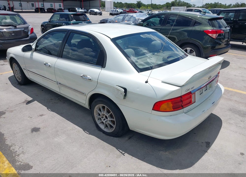 2002 KIA OPTIMA LX/SE VIN: KNAGD126325144218