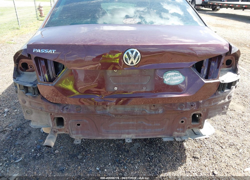 2014 VOLKSWAGEN PASSAT VIN: 1VWAP7A33EC021266