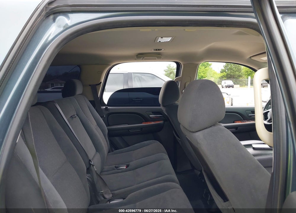 2008 CHEVROLET TAHOE LT VIN: 1GNFK13048J151555