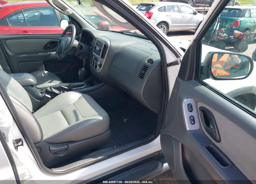2005 FORD ESCAPE XLT VIN: 1FMYU93125KA69876
