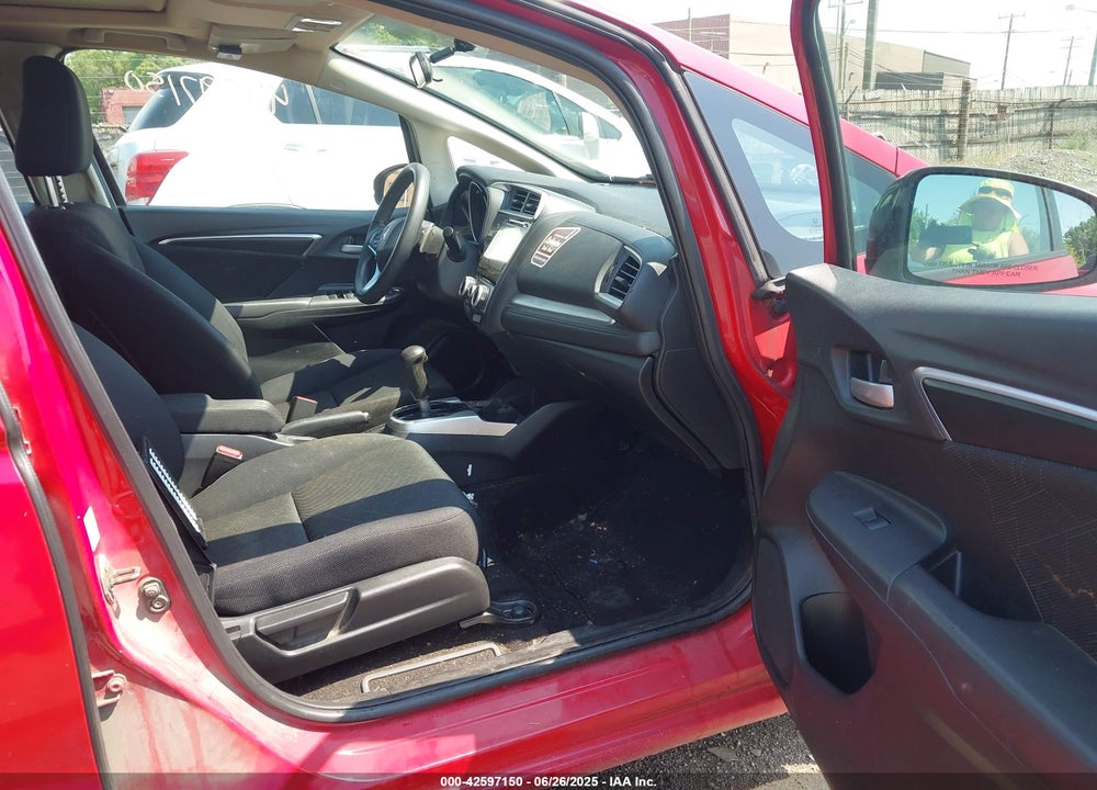 2015 HONDA FIT VIN: 3HGGK5H86FM701620