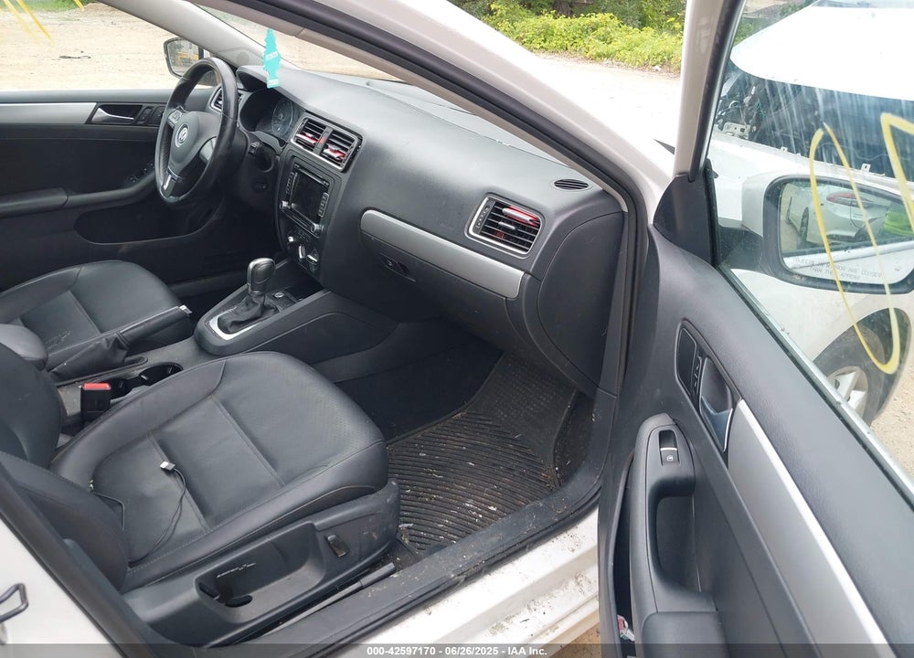 2014 VOLKSWAGEN JETTA VIN: 3VWD17AJ0EM371501