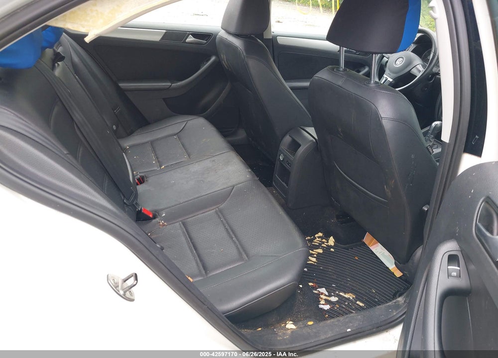 2014 VOLKSWAGEN JETTA VIN: 3VWD17AJ0EM371501