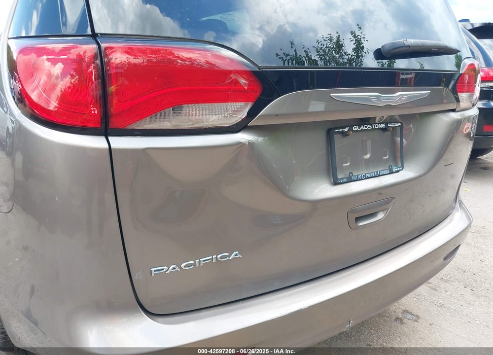 2017 CHRYSLER PACIFICA TOURING VIN: 2C4RC1DG2HR833473