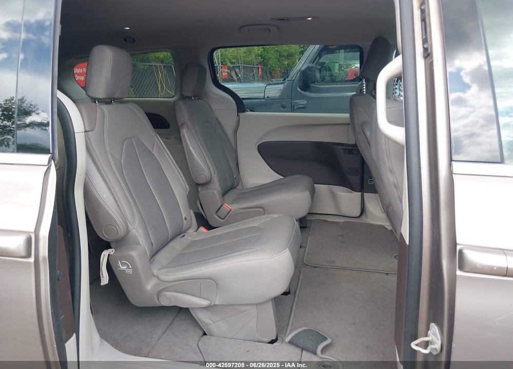 2017 CHRYSLER PACIFICA TOURING VIN: 2C4RC1DG2HR833473