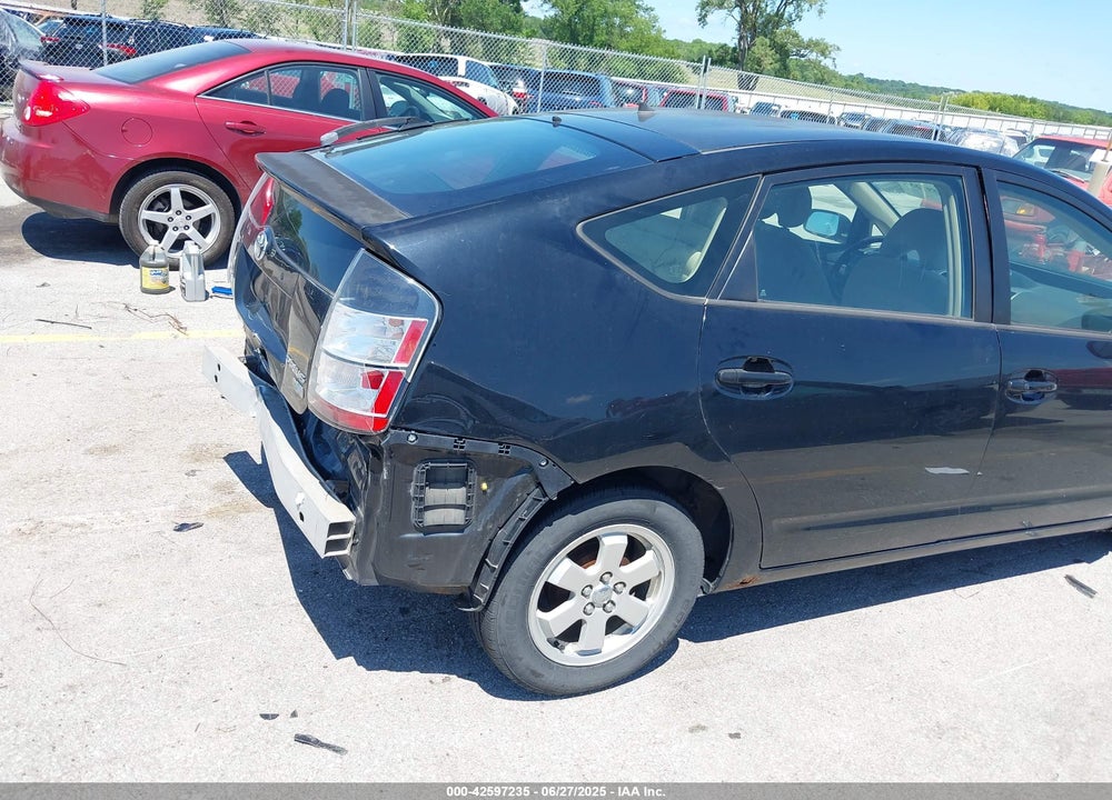 2005 TOYOTA PRIUS VIN: JTDKB20U753068352