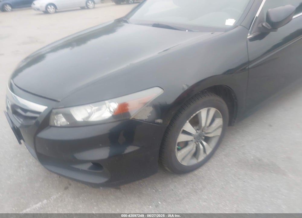 2011 HONDA ACCORD 2.4 EX VIN: 1HGCS1B75BA007841