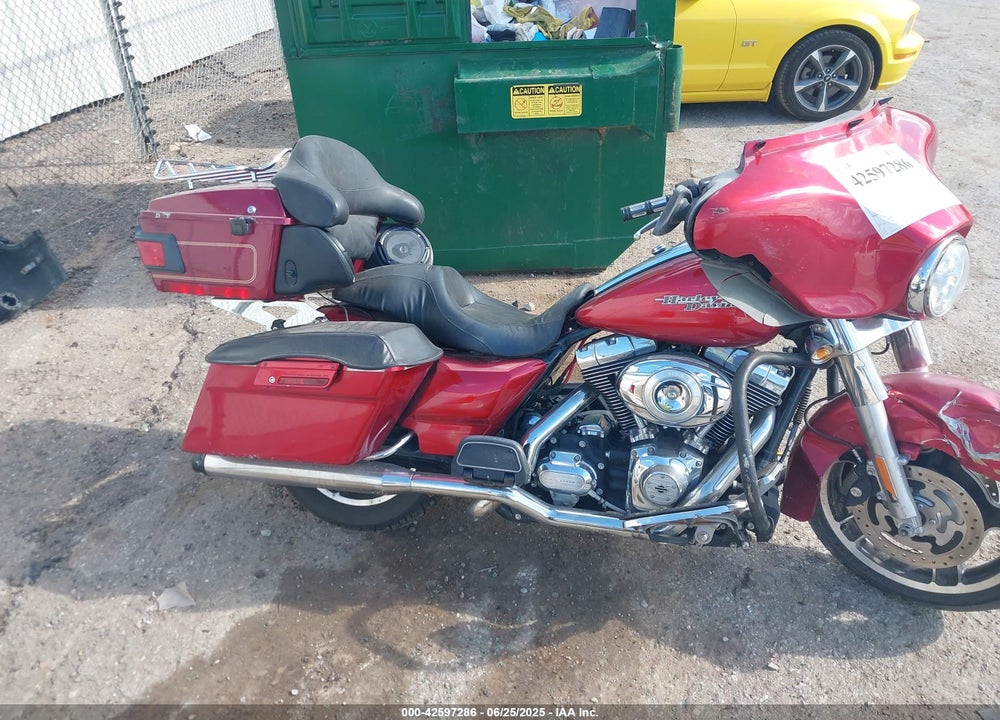 2012 HARLEY-DAVIDSON FLHX VIN: 1HD1KBM18CB630420