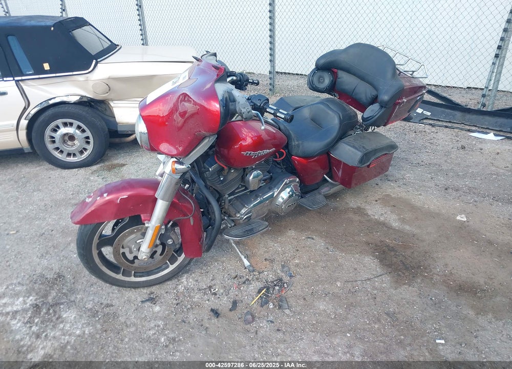2012 HARLEY-DAVIDSON FLHX VIN: 1HD1KBM18CB630420