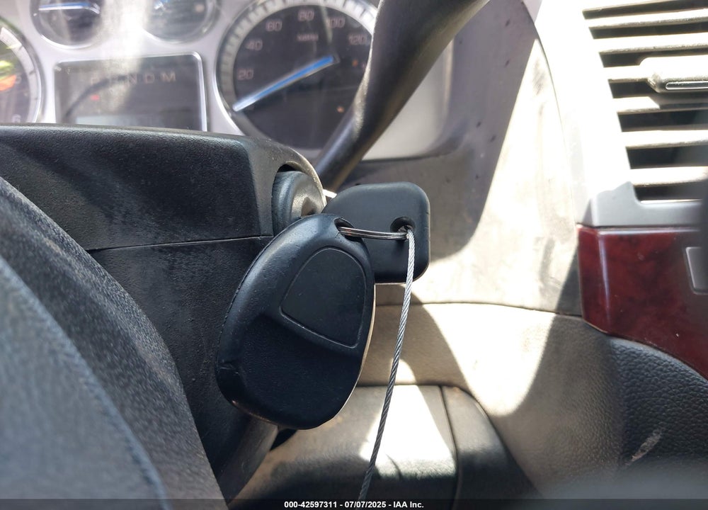 2010 CADILLAC ESCALADE VIN: 1GYUKAEF3AR243470
