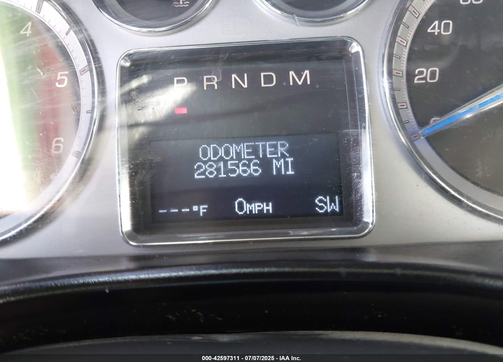 2010 CADILLAC ESCALADE VIN: 1GYUKAEF3AR243470