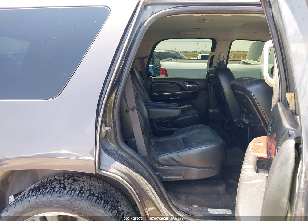 2010 CADILLAC ESCALADE VIN: 1GYUKAEF3AR243470