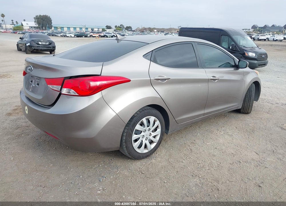 2011 HYUNDAI ELANTRA VIN: 5NPDH4AE8BH060058
