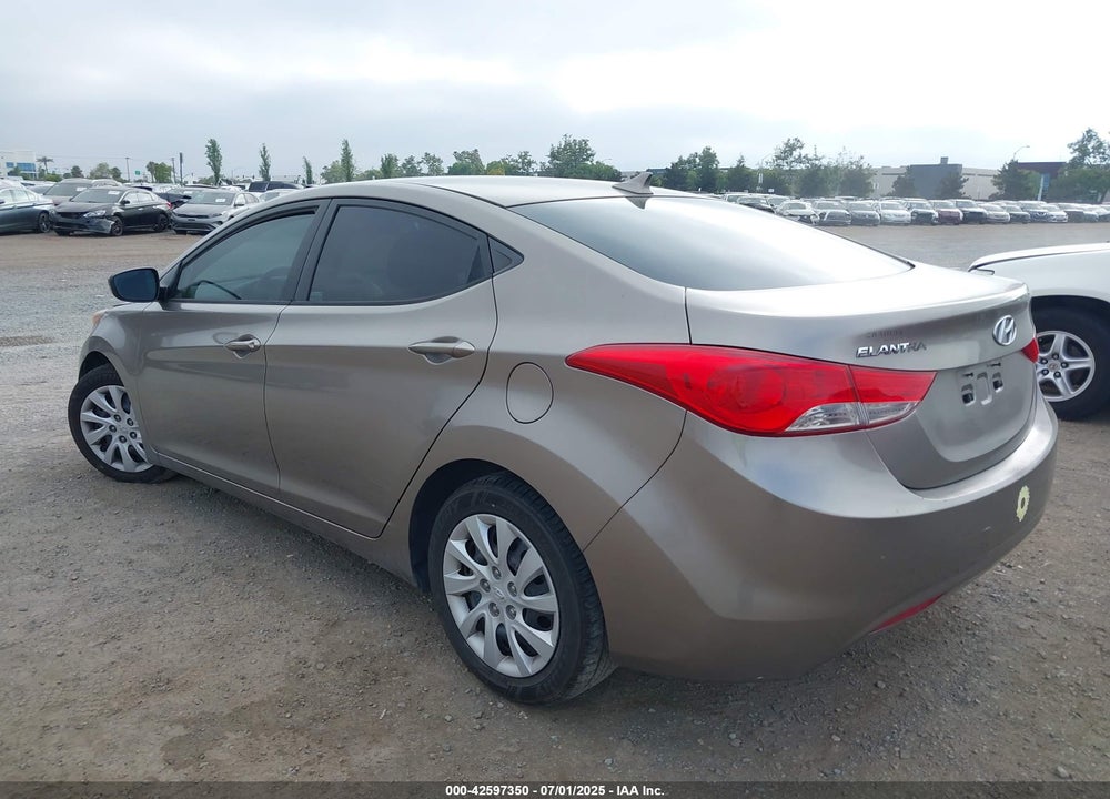 2011 HYUNDAI ELANTRA VIN: 5NPDH4AE8BH060058