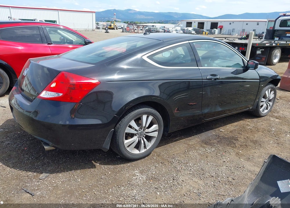 2012 HONDA ACCORD VIN: 1HGCS1B83CA020694