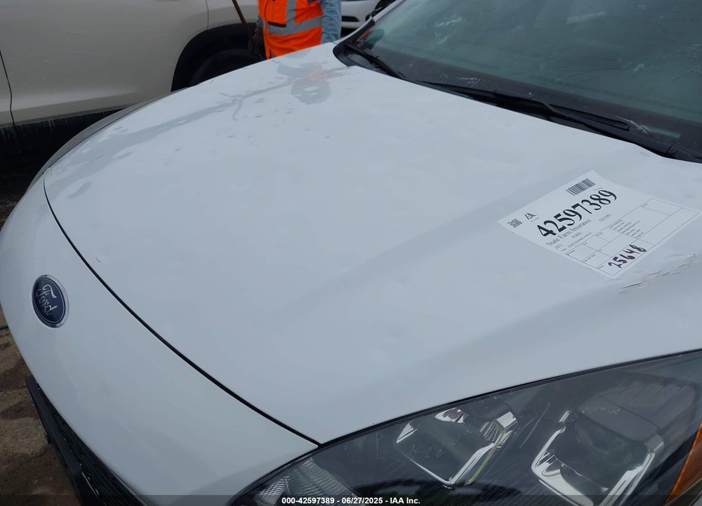 2021 FORD ESCAPE VIN: 1FMCU9G64MUA94118