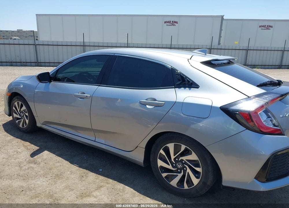 2018 HONDA CIVIC VIN: SHHFK7H28JU404135
