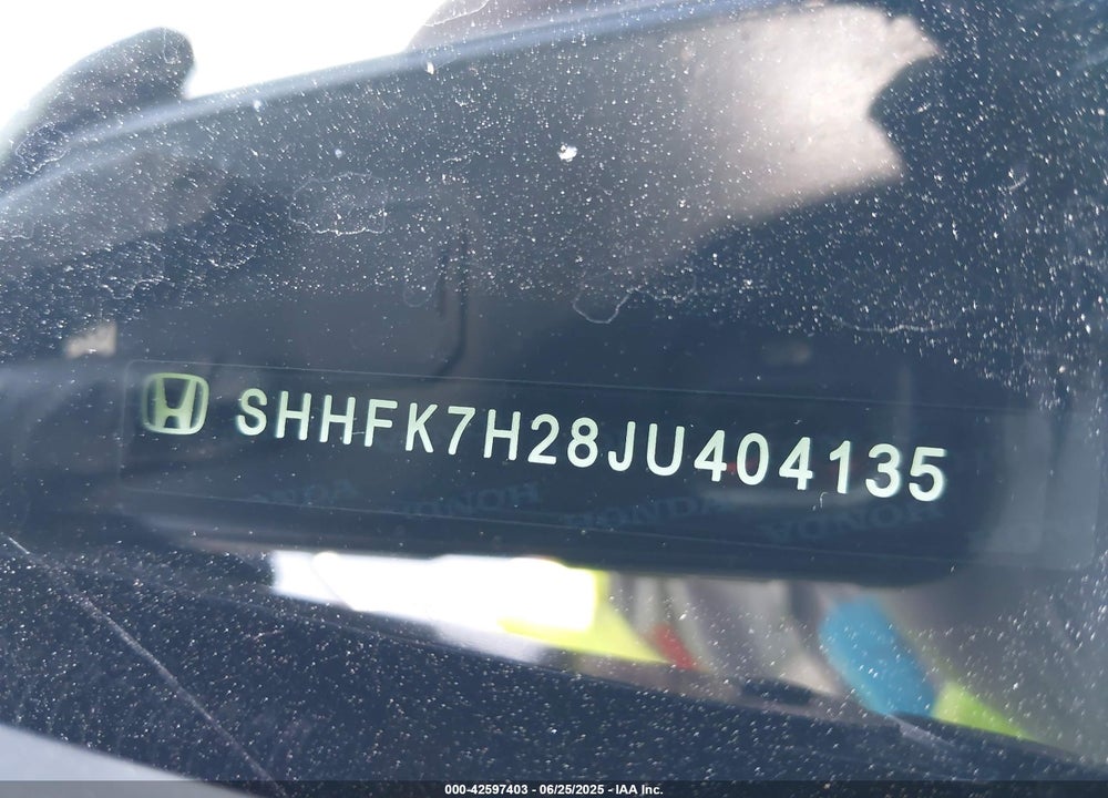 2018 HONDA CIVIC VIN: SHHFK7H28JU404135