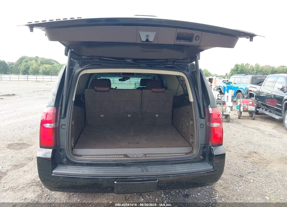 2018 CHEVROLET SUBURBAN VIN: 1GNSKJKC9JR140584