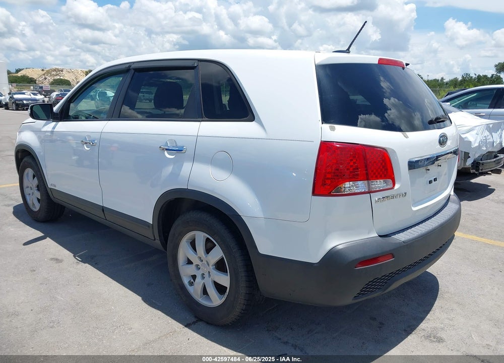 2013 KIA SORENTO VIN: 5XYKTDA61DG397079