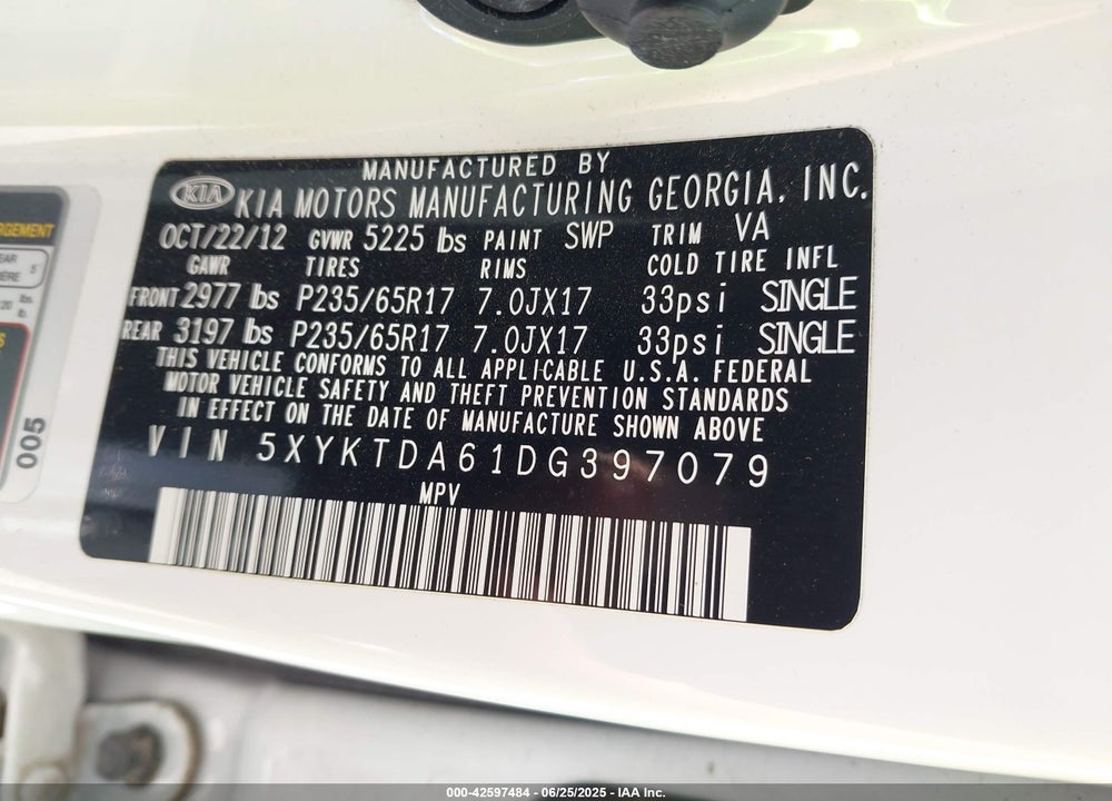 2013 KIA SORENTO VIN: 5XYKTDA61DG397079