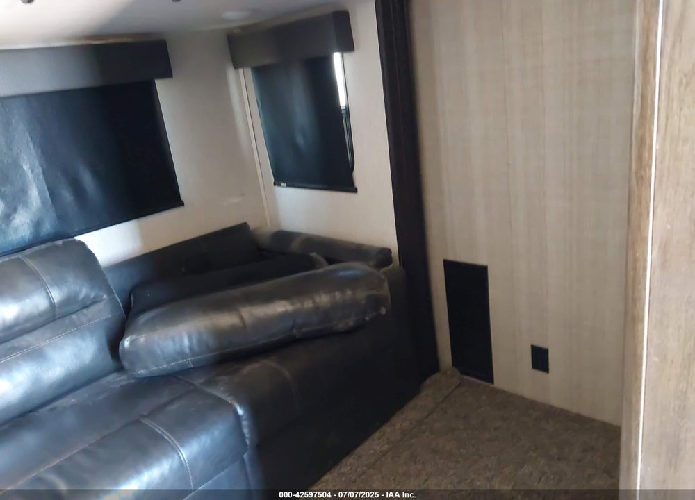 2019 HEARTLAND GATEWAY 5TH WHEEL 44' VIN: 5SFSG4220KE404851