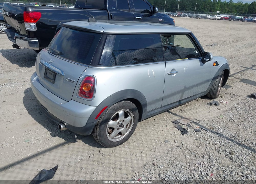 2010 MINI COOPER VIN: WMWMF3C52ATZ21447