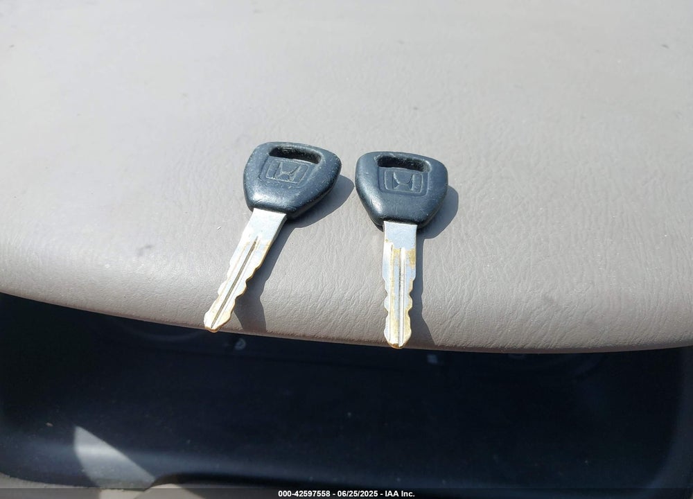 1999 HONDA ACCORD LX V6 VIN: 1HGCG1645XA068728