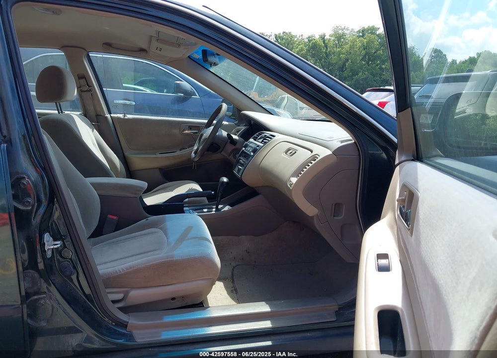 1999 HONDA ACCORD LX V6 VIN: 1HGCG1645XA068728