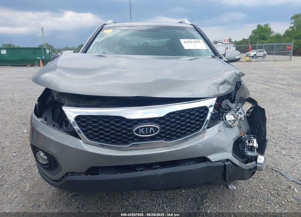 2011 KIA SORENTO VIN: 5XYKT4A16BG168141