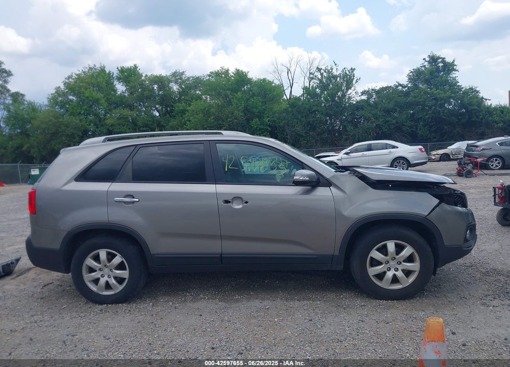 2011 KIA SORENTO VIN: 5XYKT4A16BG168141