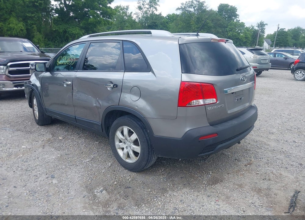 2011 KIA SORENTO VIN: 5XYKT4A16BG168141