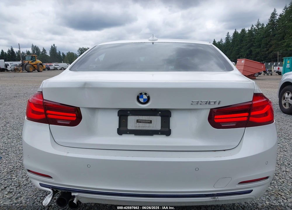 2018 BMW 3 SERIES VIN: WBA8B9C54JEE81089