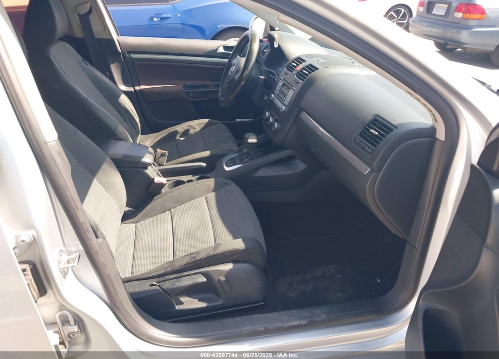 2010 VOLKSWAGEN JETTA VIN: 3VWJZ7AJ9AM079089