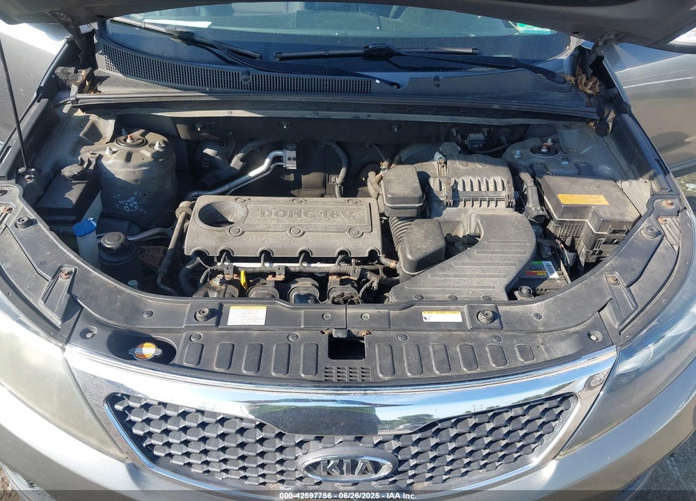 2011 KIA SORENTO VIN: 5XYKTDA18BG075427