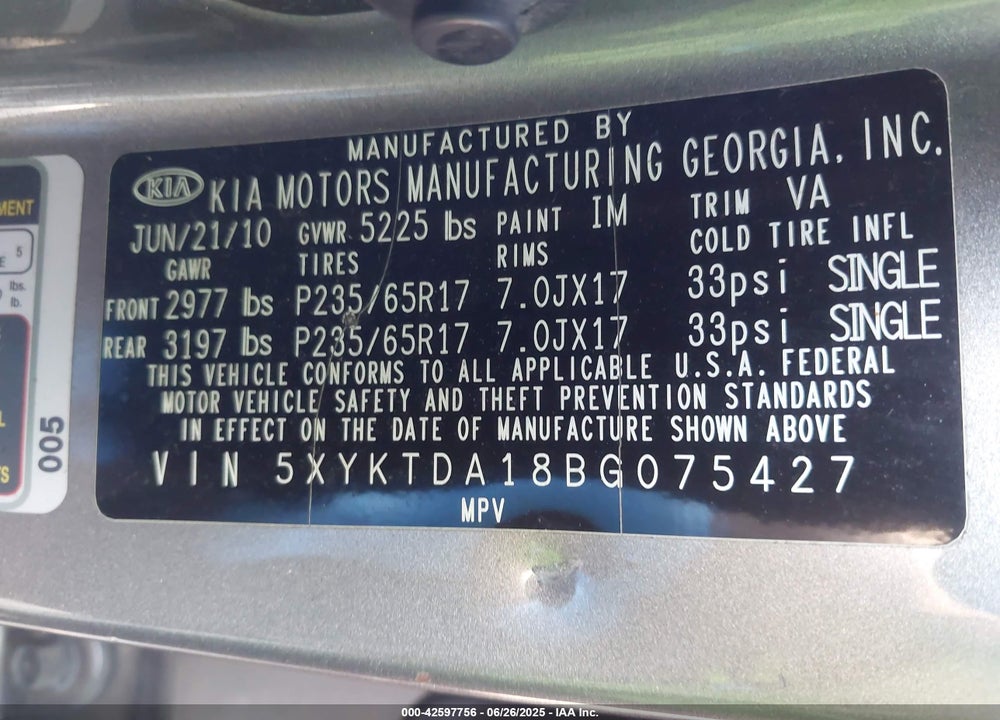 2011 KIA SORENTO VIN: 5XYKTDA18BG075427