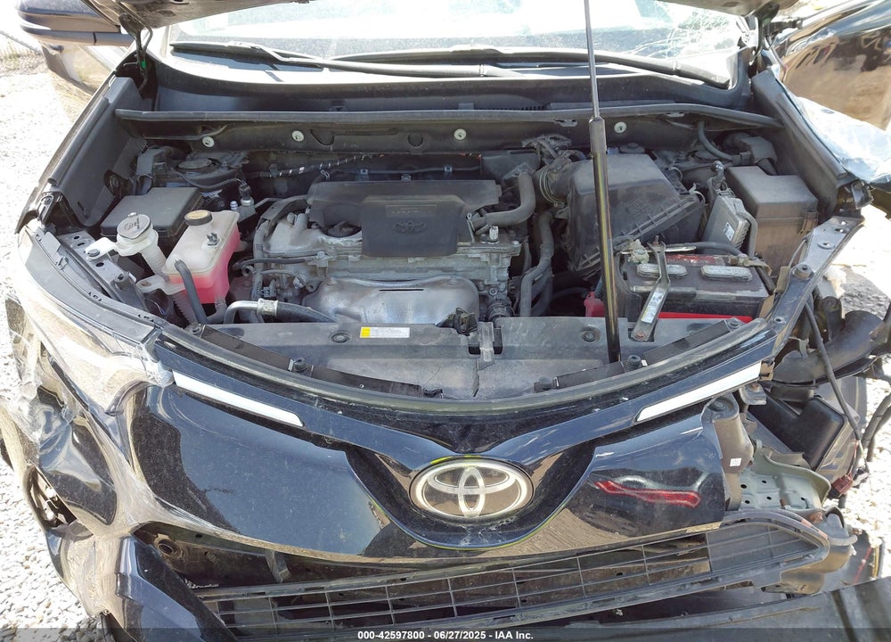 2018 TOYOTA RAV4 XLE VIN: 2T3RFREV5JW768326