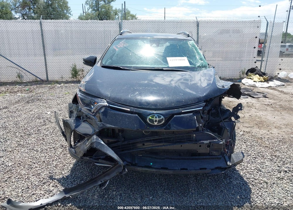 2018 TOYOTA RAV4 XLE VIN: 2T3RFREV5JW768326